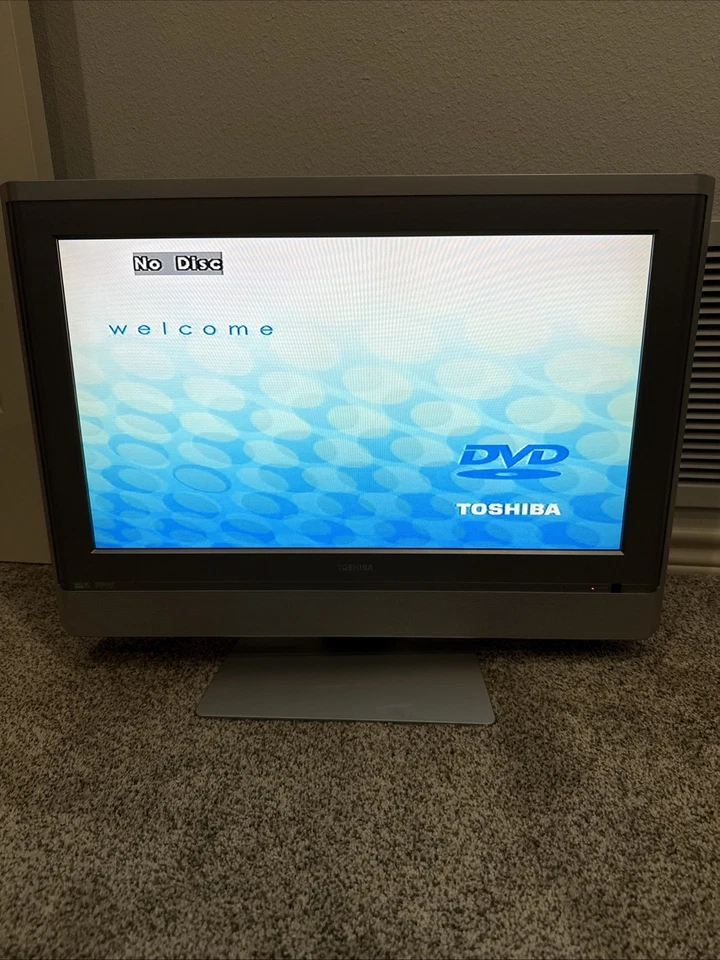 Toshiba 23HLV85 23” TV DVD Combo TheaterWide HDMI VGA AUX Gaming No Remote READ! - Image 2 of 4