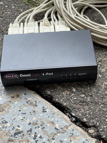 Belkin OmniCube 4-Port KVM Switch F1D094 VGA PS/2 w/Cables Tested Powers On
