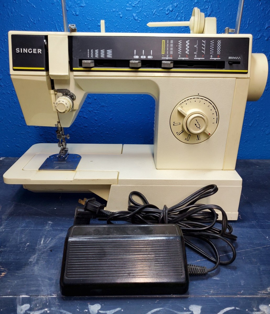Vtg Singer 6215c Free Arm Zig-Zag Portable Electric Sewing Machine
