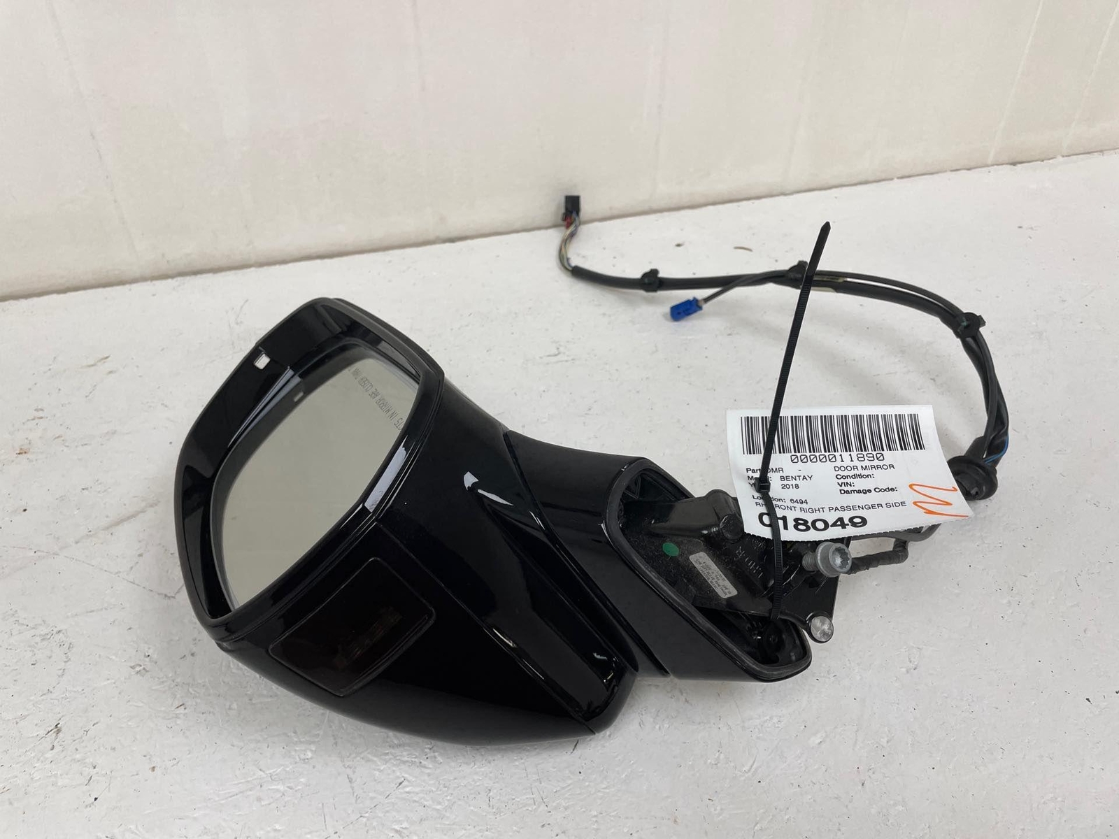 2018 BENTLEY BENTAYGA FRONT RIGHT DOOR HEATED POWER FOLDING TURN SIGNAL MIRROR