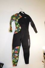 HEVTO wetsuit. Women's small. New with tags.