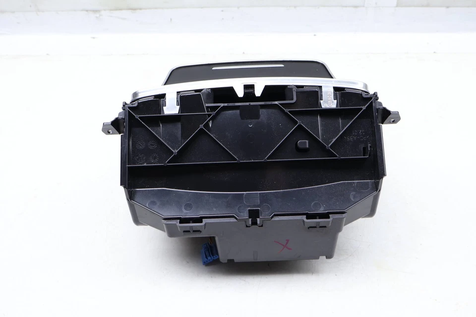 2016-2019 MERCEDES-BENZ GLC300 - Front Center Console CUP Holder / Ashtray - Image 2 of 4