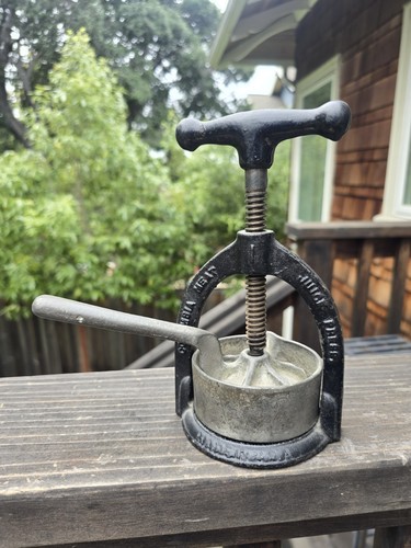 Vintage Landers Frary & Clark Meat Juice Press New Britain CT.