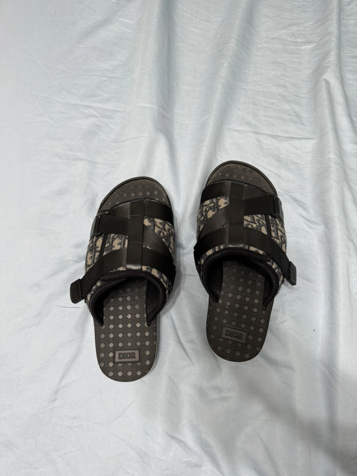 SANDALE DIOR ALPHA taille38 (convient taille 6 8)