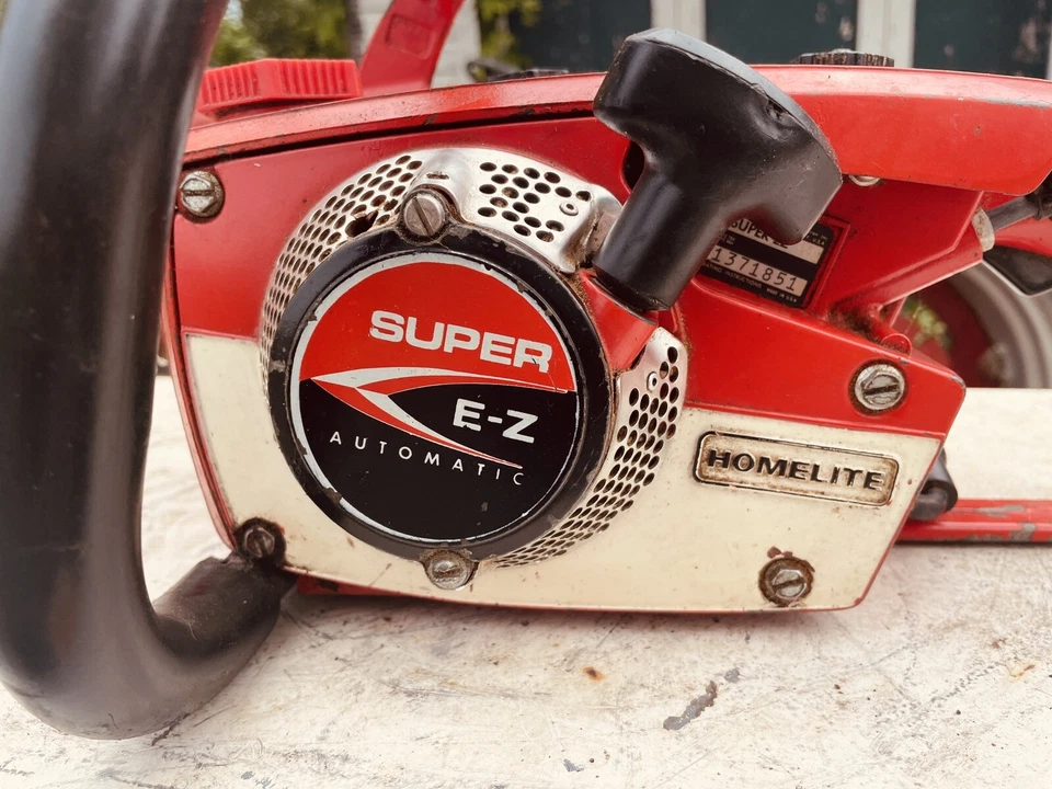 Vintage Homelite Super EZ Automatic Chainsaw Parts Or Repair With Case And tool - Image 2 of 4