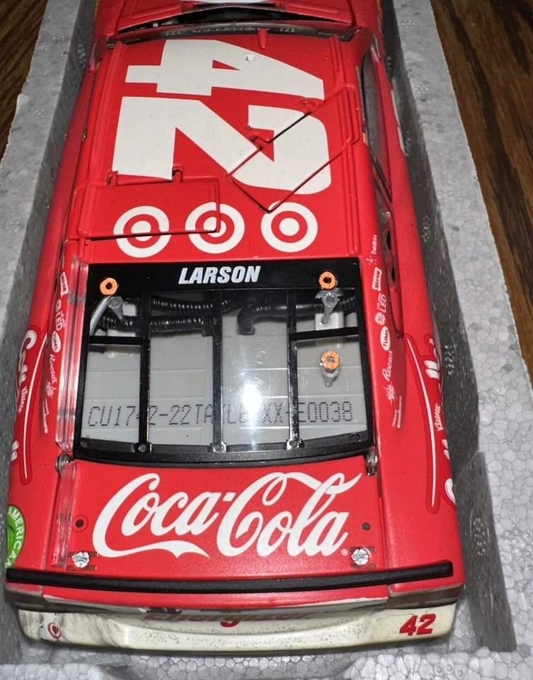 Kyle Larson #42 Target California Auto Club 2017 versión ganadora de carrera Elite 1:24 Foto 3 de 4