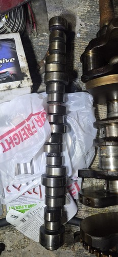 6.1 Hemi SRT8 Stock Camshaft