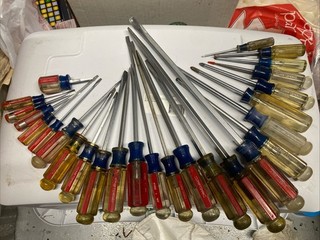 LOT OF 26 CRAFTSMAN SCREWDRIVERS BIG 16.5” LONG 3/8” 41588 TO SMALL 1/8