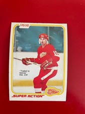 1981-82 O-Pee-Chee OPC #96 Dale McCourt Super Action - Buffalo Sabres NRMT