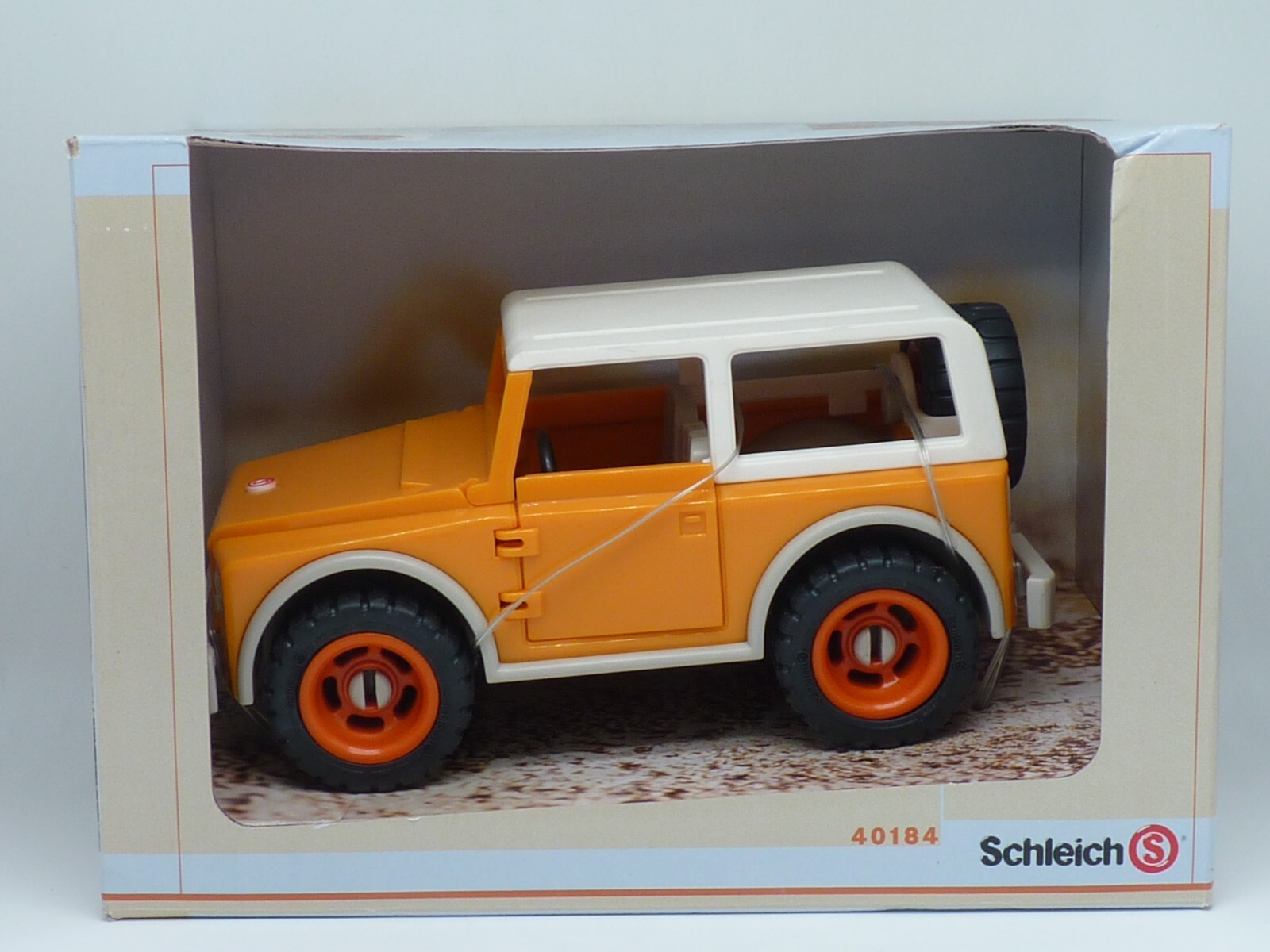Véhicule 4x4 Jeep Schleich figurine plastique pour créer un safari miniature au salon