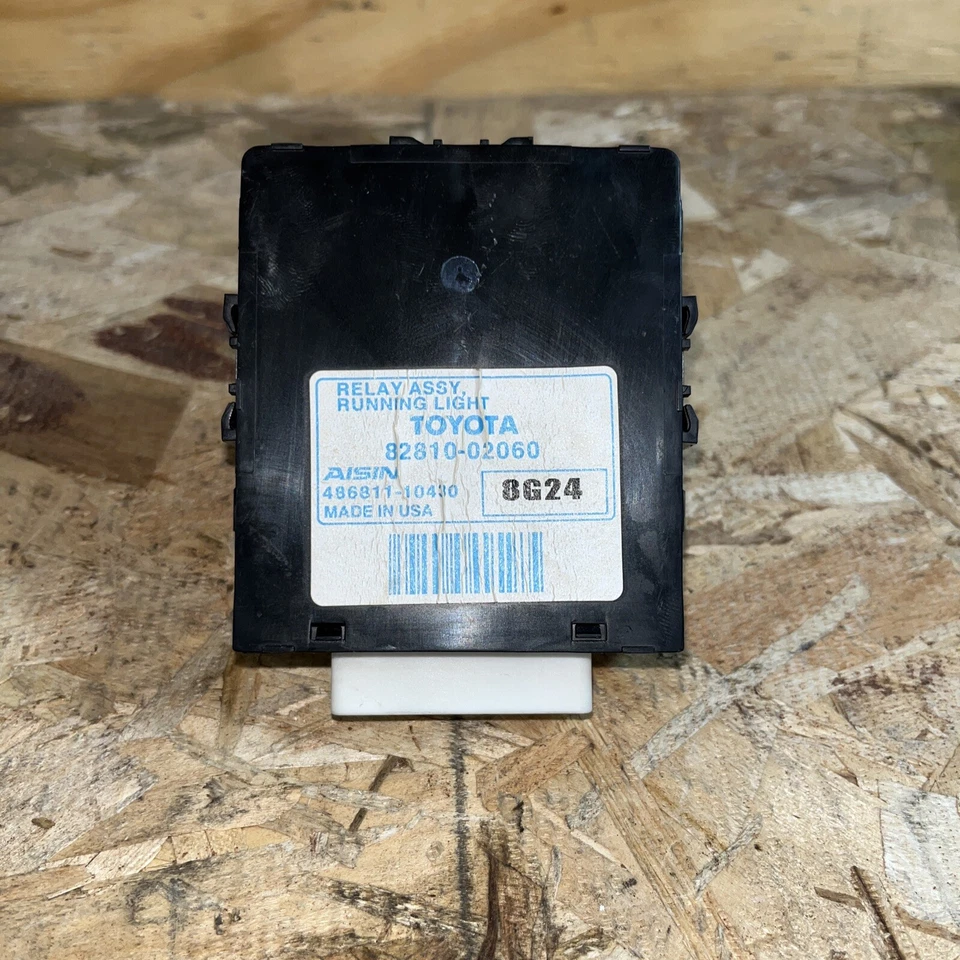 2009-2010 Toyota Corolla Running Light Relay 82810 02060 - Image 2 of 4