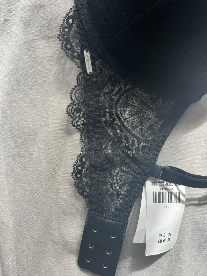 Hollister Sujetador Push Up Encaje Negro en 32D Foto 2 de 4