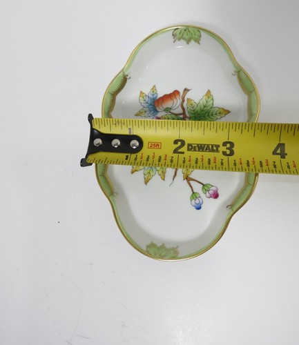 Bandeja o plato Herend QUEEN VICTORIA pintado a mano 7705/VBO Hungría - Imagen 9 de 12