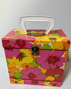 Vintage Flowers 45 RPM Record Case 1970's peerless Vidtronic w/50 records
