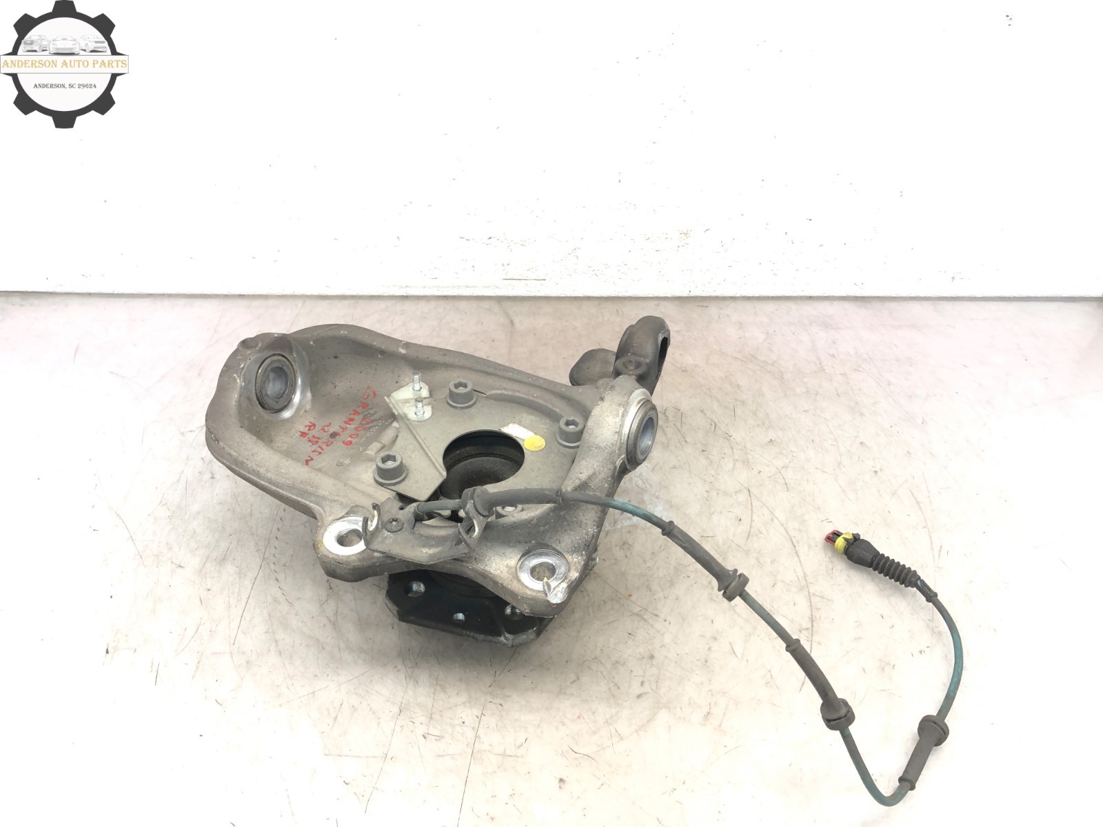 2008-2019 MASERATI GRANTURISMO M145 RWD RIGHT PASS FRONT SPINDLE KNUCKLE HUB OEM