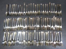 Job lot 110 mostly silver plated cake forks