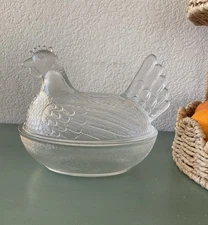 Vintage Glass Clear Glass Hen On Nest Covered Candy Dish CHIP FLAW
