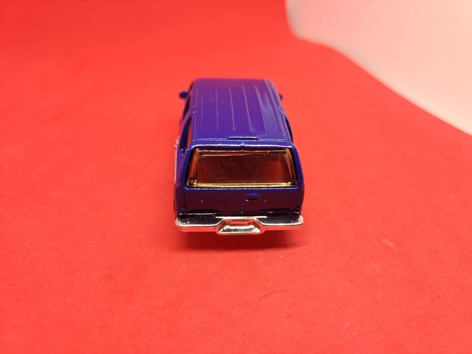 Matchbox 1995-1999 Chevrolet Tahoe SUV Cleveland Police '97 Chevy 1:67 Scale - Image 2 of 4