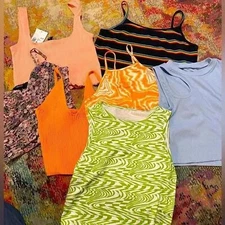 LOT 7 junior tanks diff patterns sz M never worn