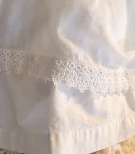 Pottery Barn White Cotton Voile/Lace Twin Bed Skirt Double layered/Vintage look