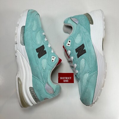 Kith x New Balance 992 MiUSA Kithmas Collection Light Reef Kith x New Balance 992 MiUSA Kithmas Collection Light Reef