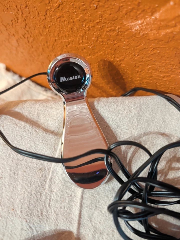 Digital Photo Frame Mustek Vtg7” LCD Screen (6.2 “ viewable area, new in box - Image 3 of 4