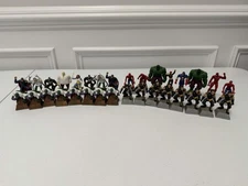 MARVEL COMICS CHESS COMPLETE SET VARIOUS CHARACTERS HEROES VS VILLAINS
