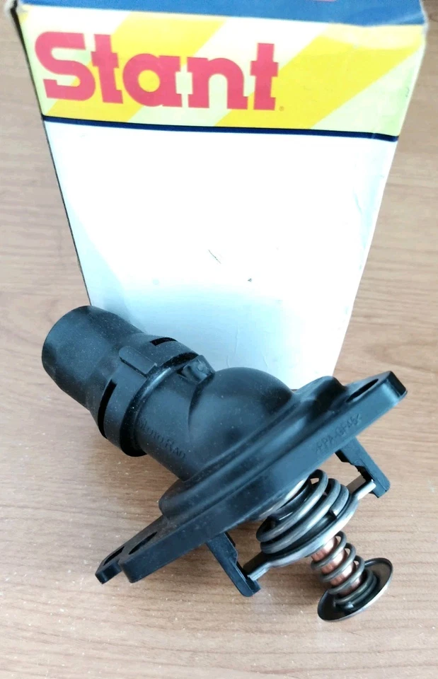 Termostato Stant con carcasa 48767 montaje Honda/Acura ver descripción  Foto 3 de 4