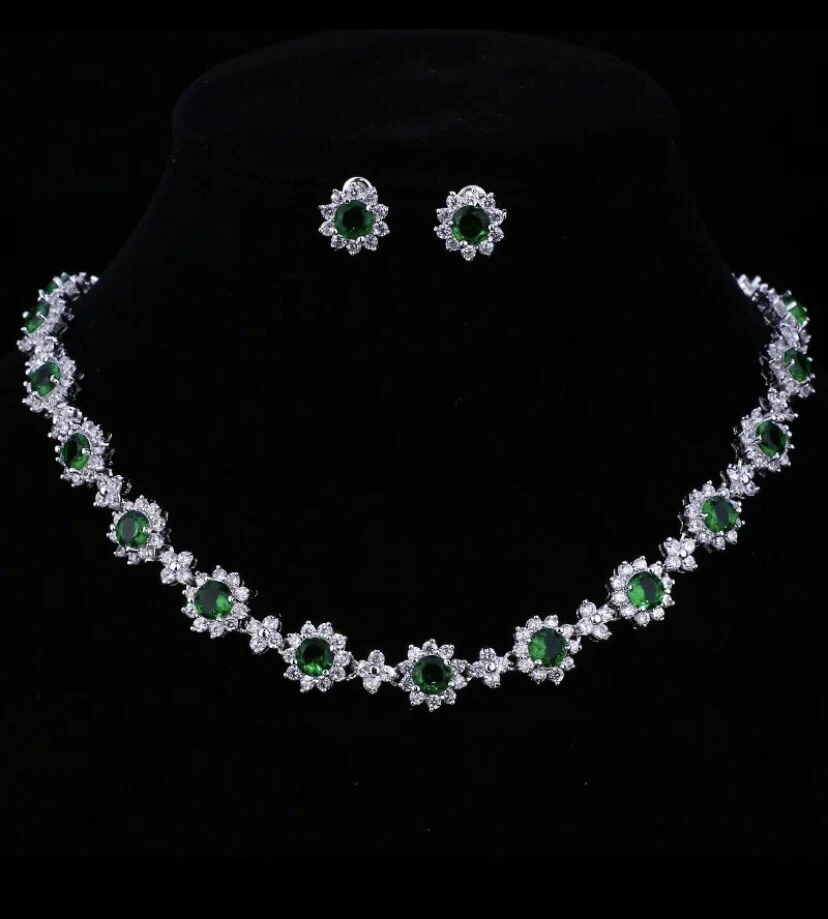 18k White Gold Plated made w Green Swarovski Crystal Necklace Earrings Gift Set - Image 4 of 4