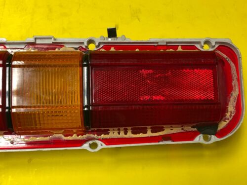 Conjunto de luz trasera derecha Nissan Datsun Bluebird 610 160B 180B genuino nuevo - Imagen 3 de 7