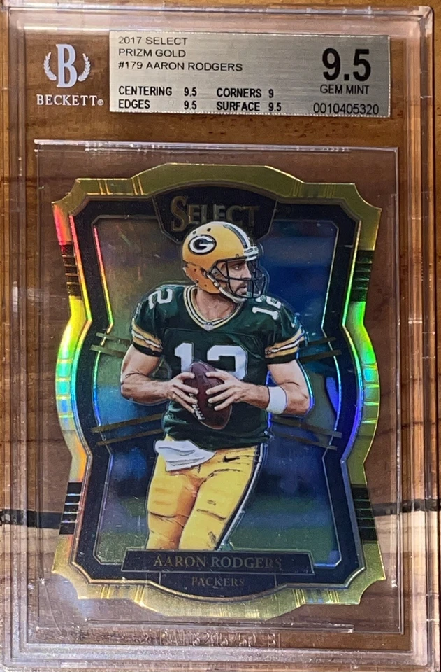🔥2017 Aaron Rodgers PANINI SELECT GOLD PRIZM DIE-CUT REFRACTOR /10 #175 BGS 9.5 - Image 4 of 4