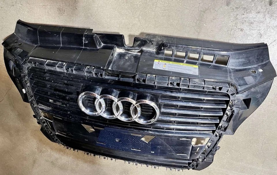 Parachoques delantero Audi A3 S3 2009-2012 parrilla central negra OEM 8P0853651M Foto 3 de 4