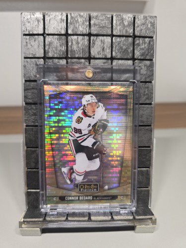 2024-25 OPC Platinum Connor Bedard #2 Seismic Gold  14/50 Blackhawks