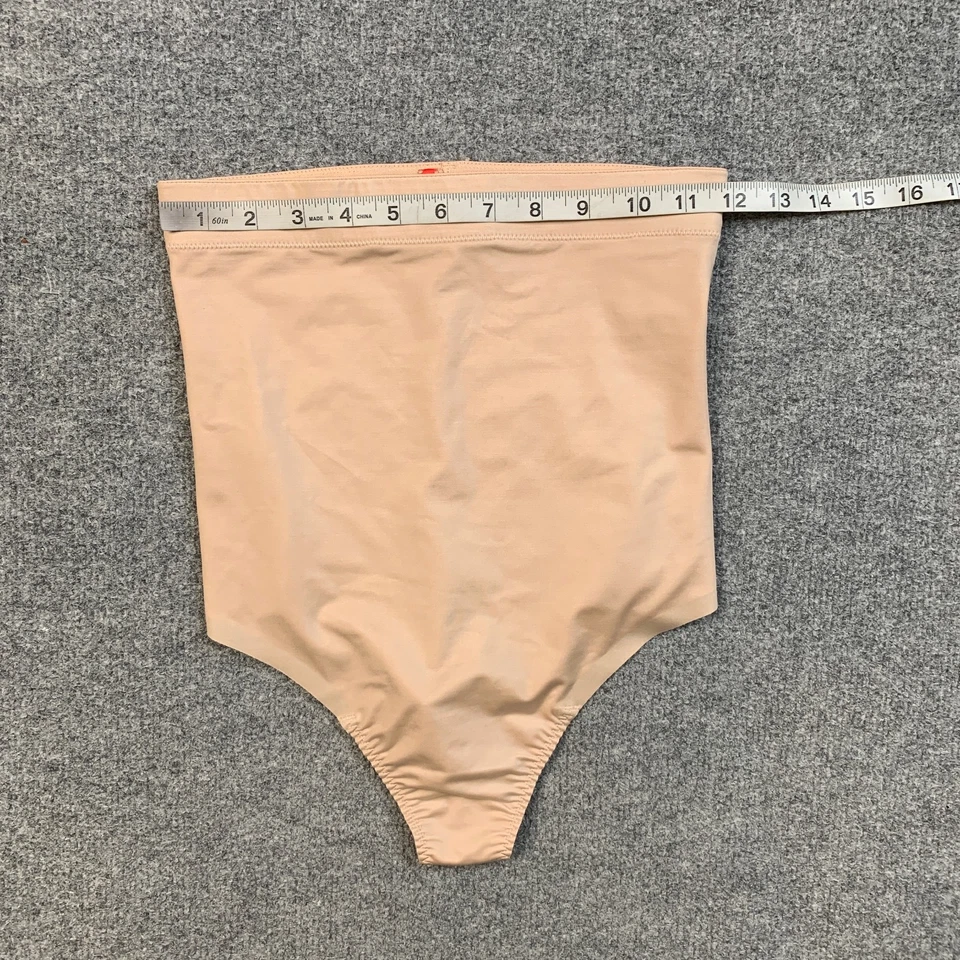 Tanga Spanx Mujer Traje de arena mediano Tu elegante Cintura alta Borde de goma Prendas moldeadoras Foto 4 de 4