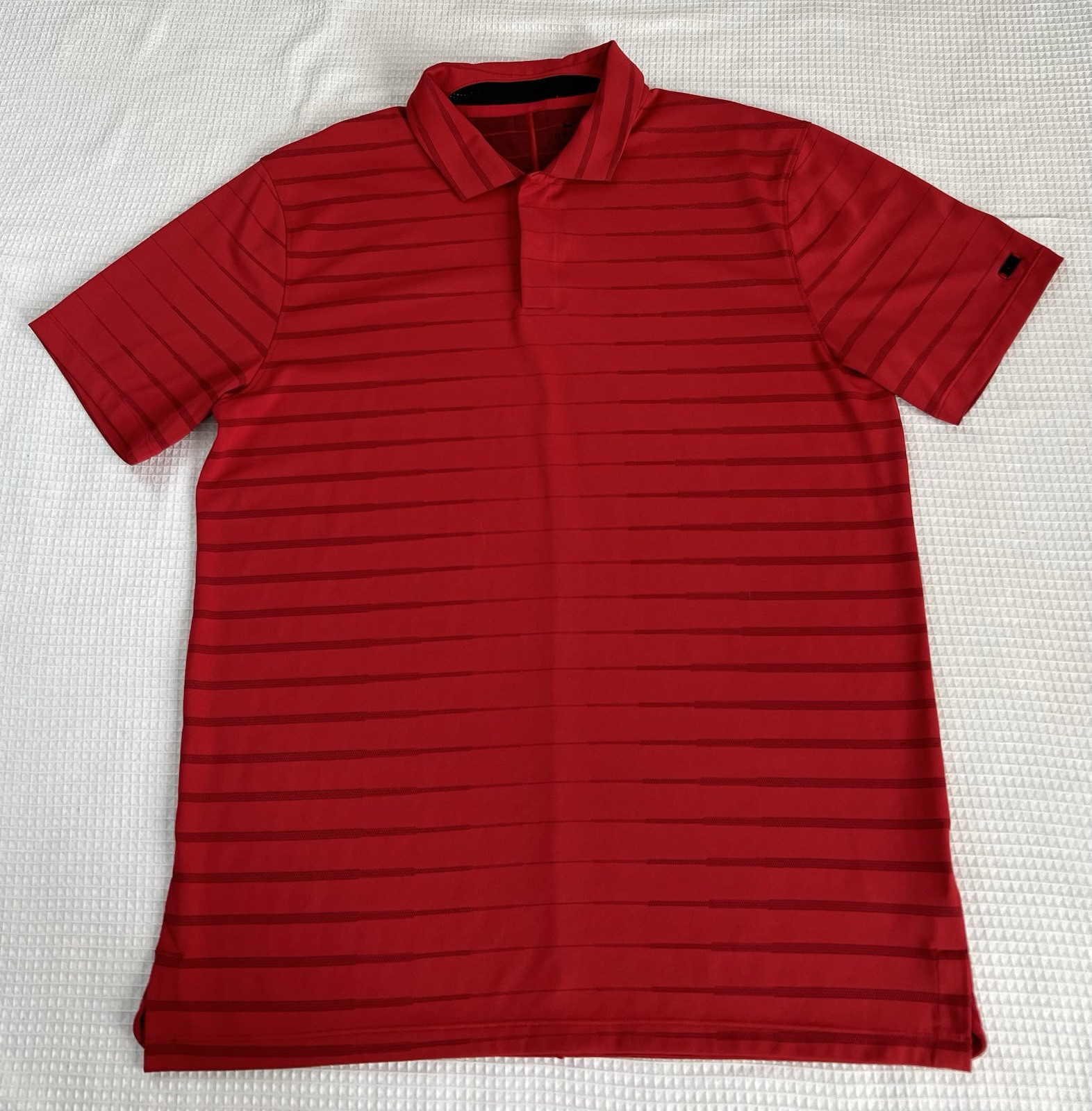 Nike Polo Shirt Mens Medium Red Tiger Woods DriFIT Snap Golf Casual