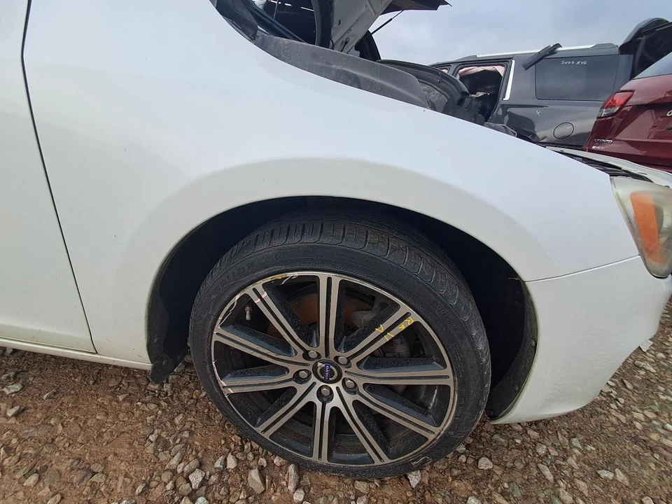 Used Front Right Fender fits: 2014 Volvo S60 S60 Front Right Grade A - Imagem 2 de 4