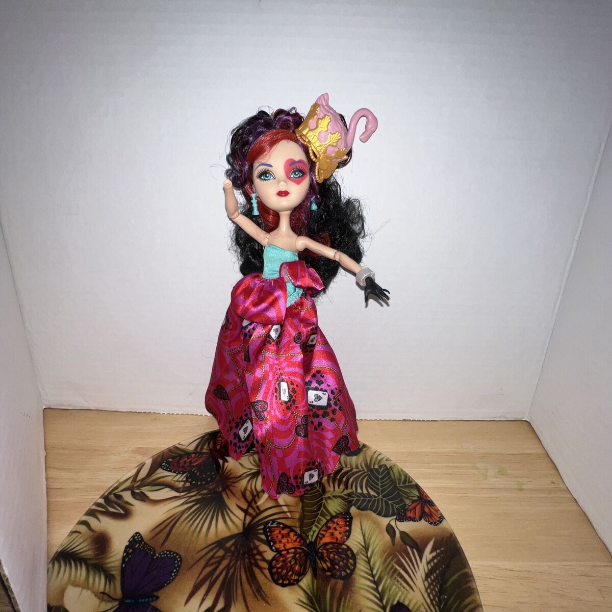 Linda Boneca Ever After High - Lizzie Hearts - R$ 249,99  Bonecas monster  high, Bonecas bonitas, Coisas de boneca