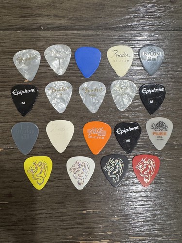 Menge 19 Vintage Gitarren-Plektren - Fender DÜNN