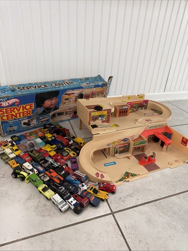 Vintage 1979 Toys Cars Hot Wheels Service Center + 62 Cars Lot