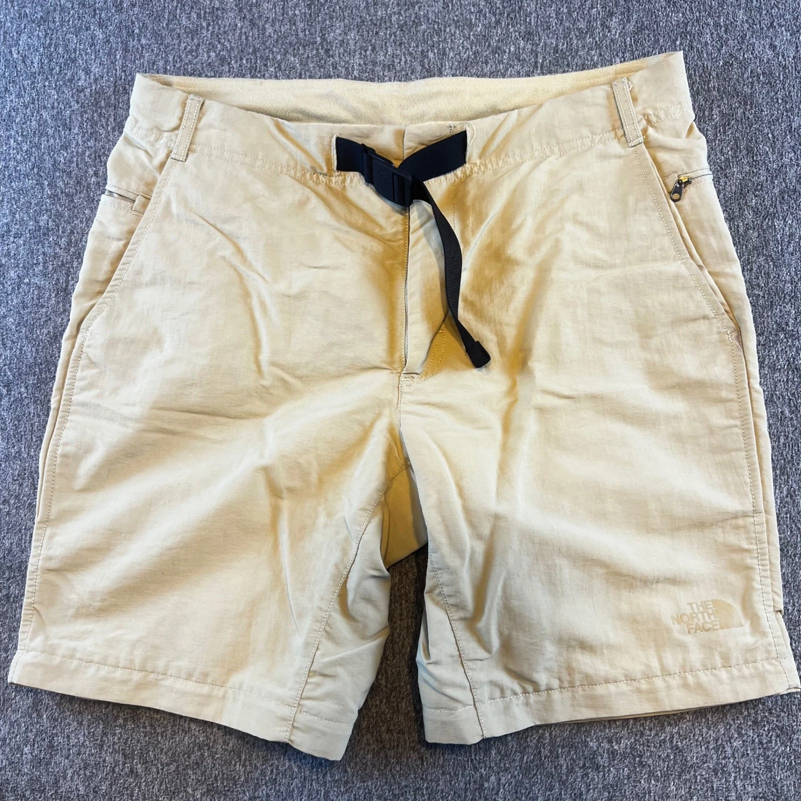 The North Face Mens Size 32 Khaki Beige Hiking Outdoor Shorts