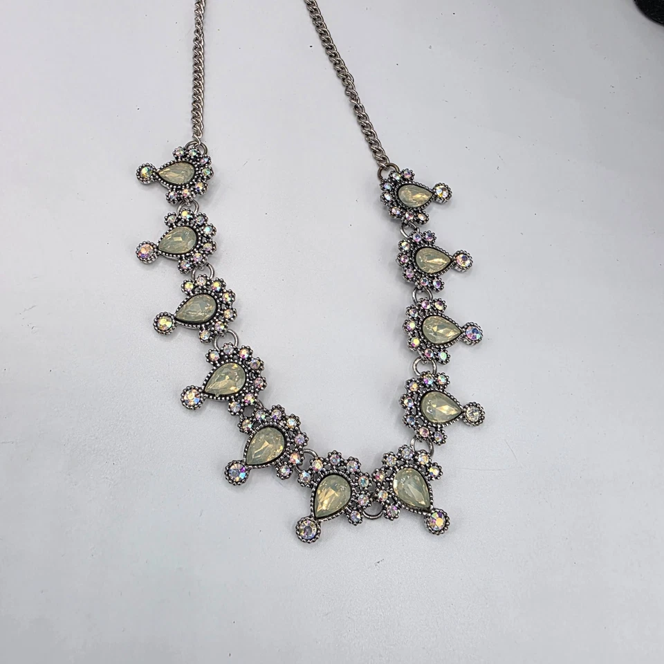 Collar Colgante Mujer Plunder Tono Dorado Blanco Estrás Lágrima 22" Foto 3 de 4