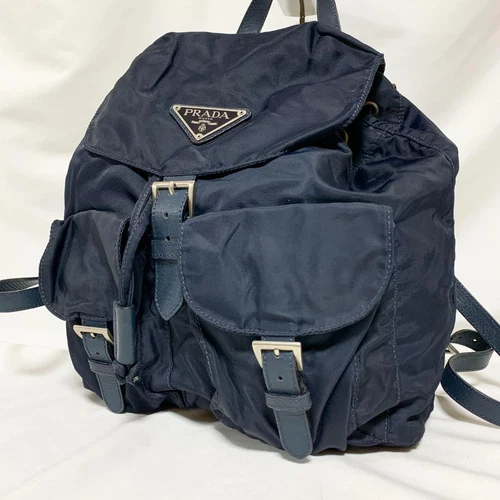 Sac à dos Prada avec logo triangle, nylon, doubles poches, rabat, cordon de serrage