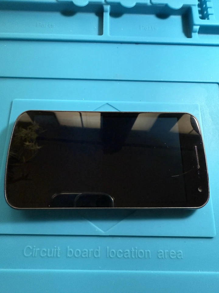 Samsung - Verizon - Smartphone - 16GB - For Parts Or Repair - CP - Image 3 of 4