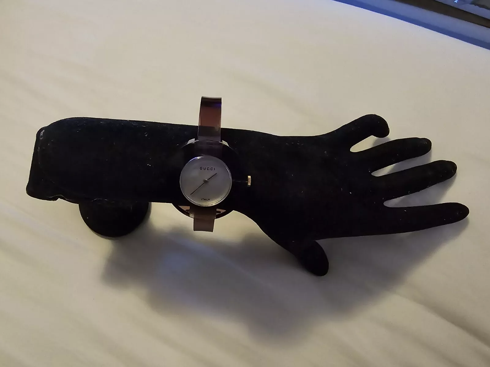 Rare montre femme vintage Gucci Lucite fabriquée en Suisse manuelle