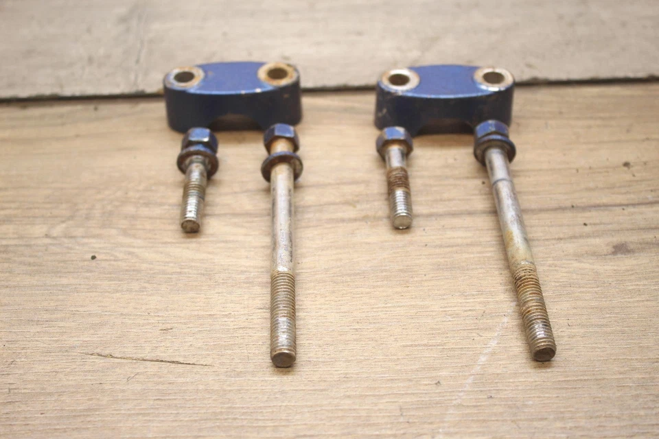 72-77 SUZUKI RV90 GUIDÃO RISERS COM PARAFUSOS - Imagem 2 de 4