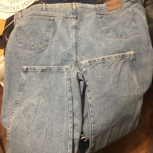 Wrangler Rugged Wear Blue LightWash Relaxed Bootcut Jeans  50 32 - Picture 7 of 9