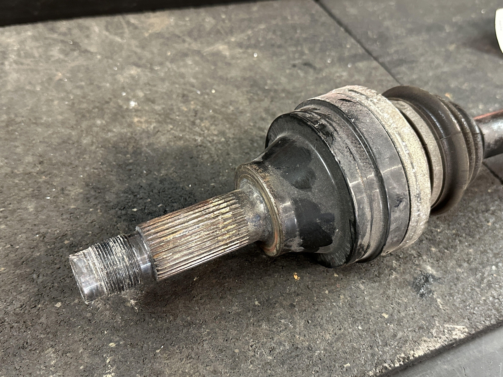 11-15 MASERATI GRANTURISMO RWD REAR PASSENGER RIGHT RH AXLE SHAFT 18K MILES