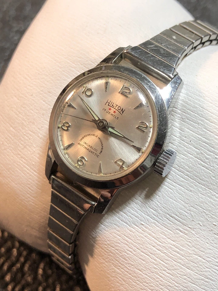 Reloj de colección Hilton 17 Jewels Incabloc antimagnético para mujer tono plateado funciona Foto 2 de 4
