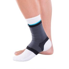 DonJoy Advantage Elastic Ankle Sleeve for Spr...