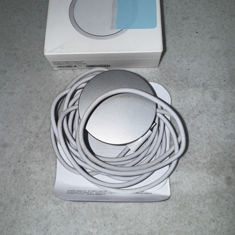 GENUINE Apple 25W Magsafe Charger w/ Woven Cable (2m) for iPhone (New Version) - Image 4 of 4